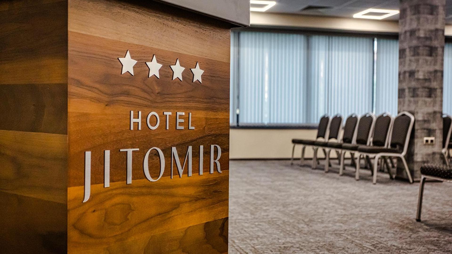 Jitomir Hotel Montana Exterior foto